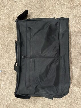 Victorinox Swiss Army Wheeled Garment Bag – Black/Orange